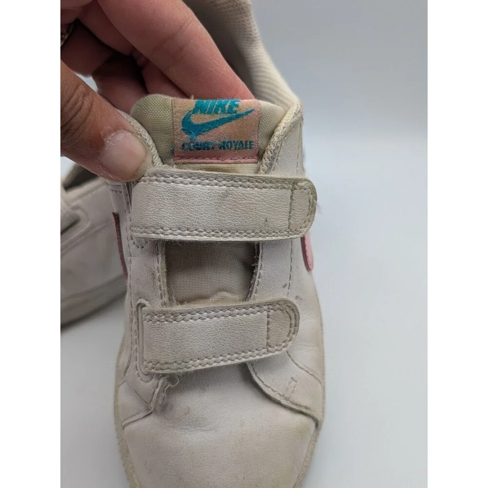 Nike classic timeless